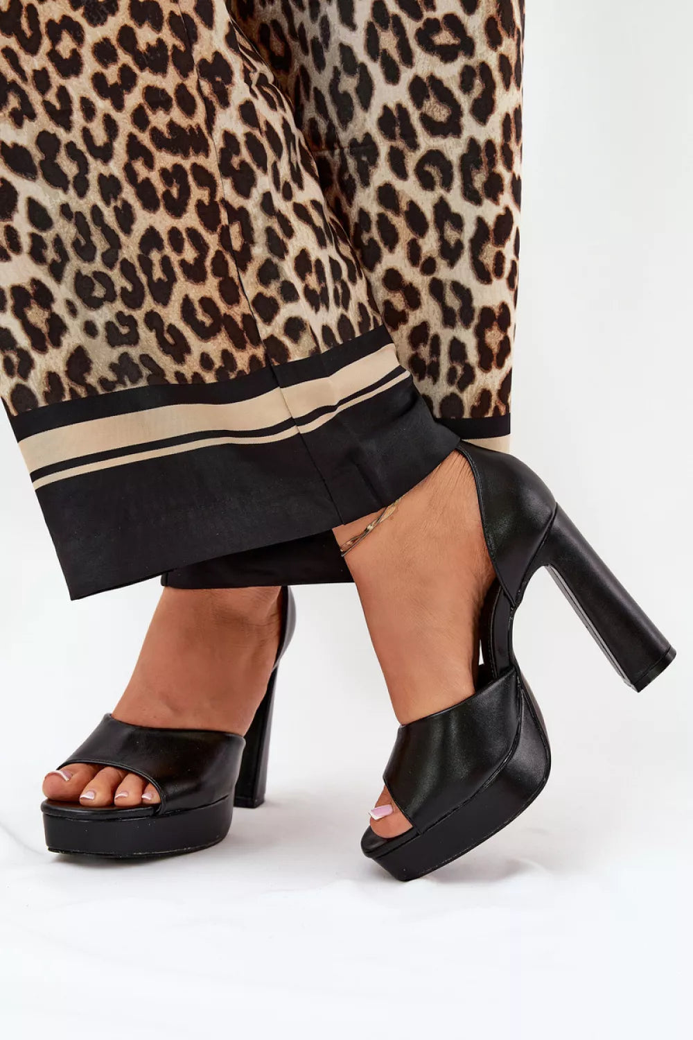 Aukštakulniai sandalai, modelis 209893. Ženkite į stilių