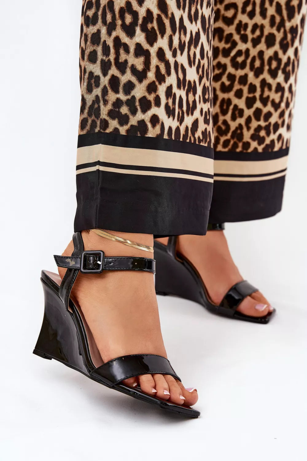 Buskin modelis 210798 – ženkite į stilių