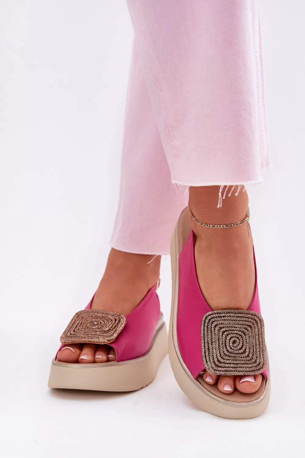 Basutės, modelis 215029. Ženkite į stilių.