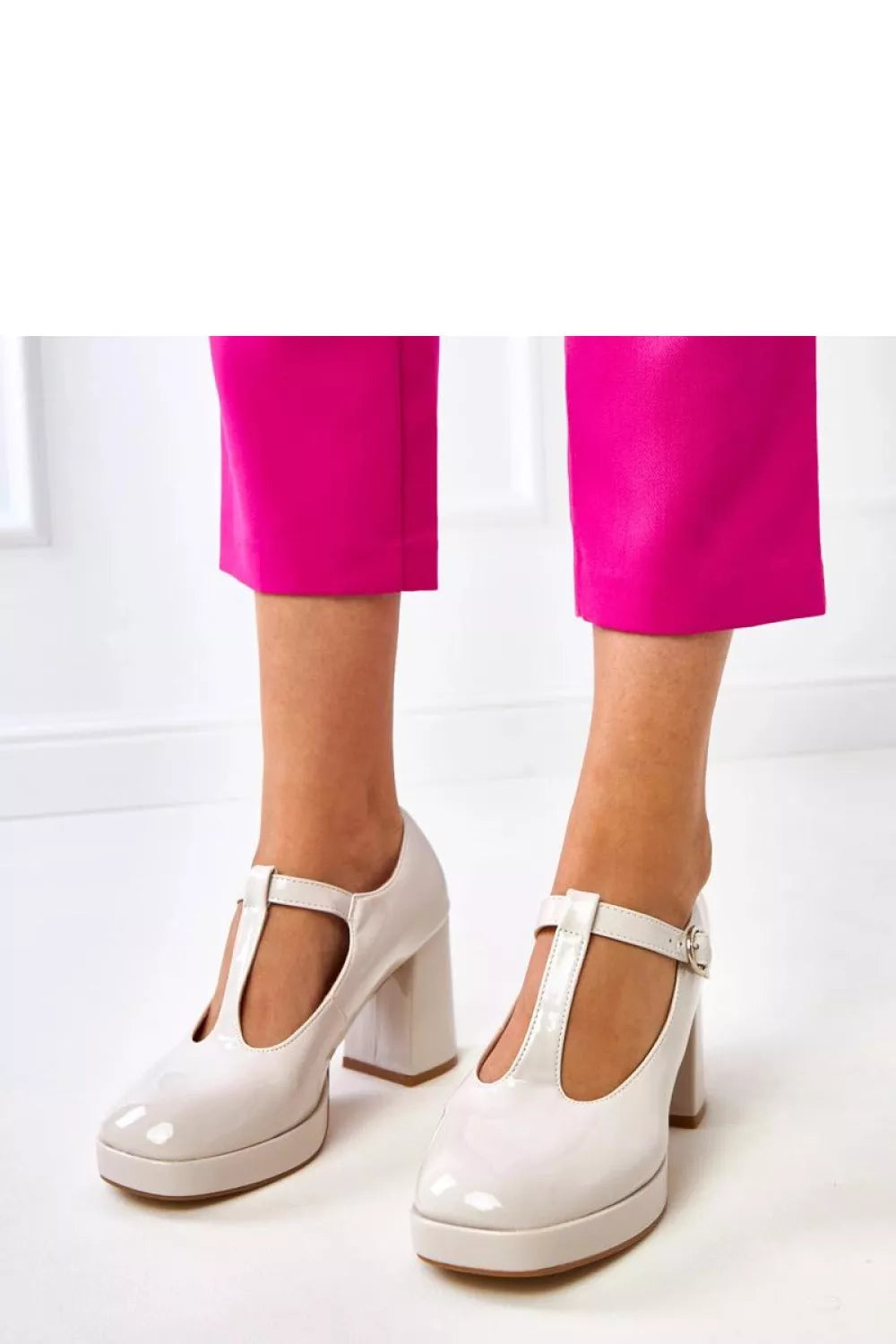 Bateliai su kulnu, modelis 218175 Solea