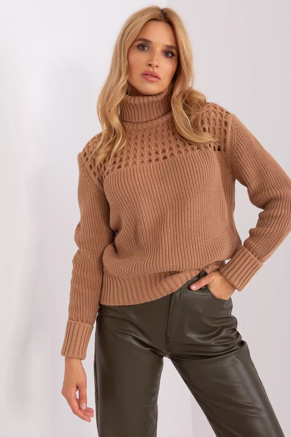 Polo marškinėliai aukštu kaklu, modelis 187516, gamyklinė kaina