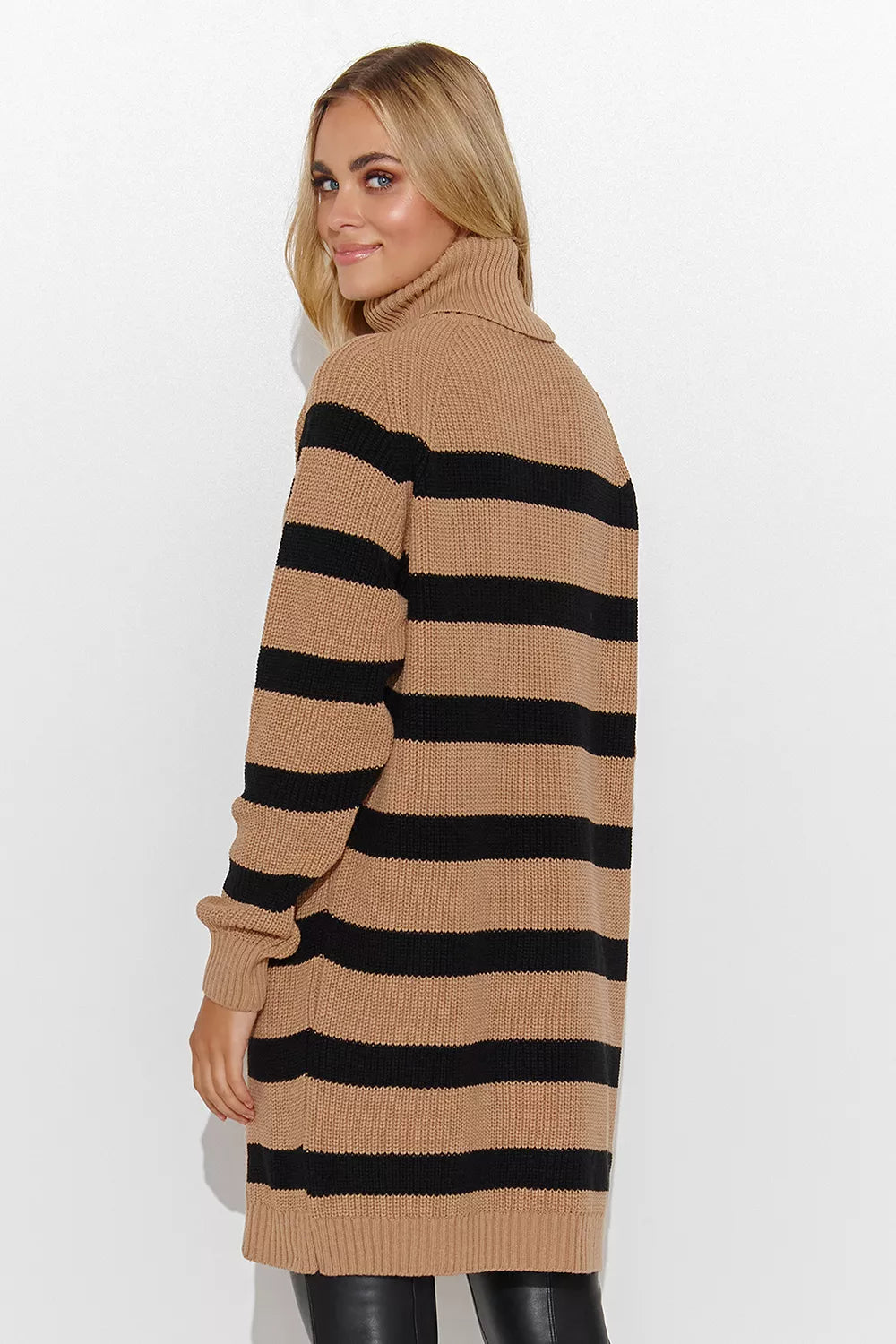 Megztinis golfas modelis 187972 Makadamia