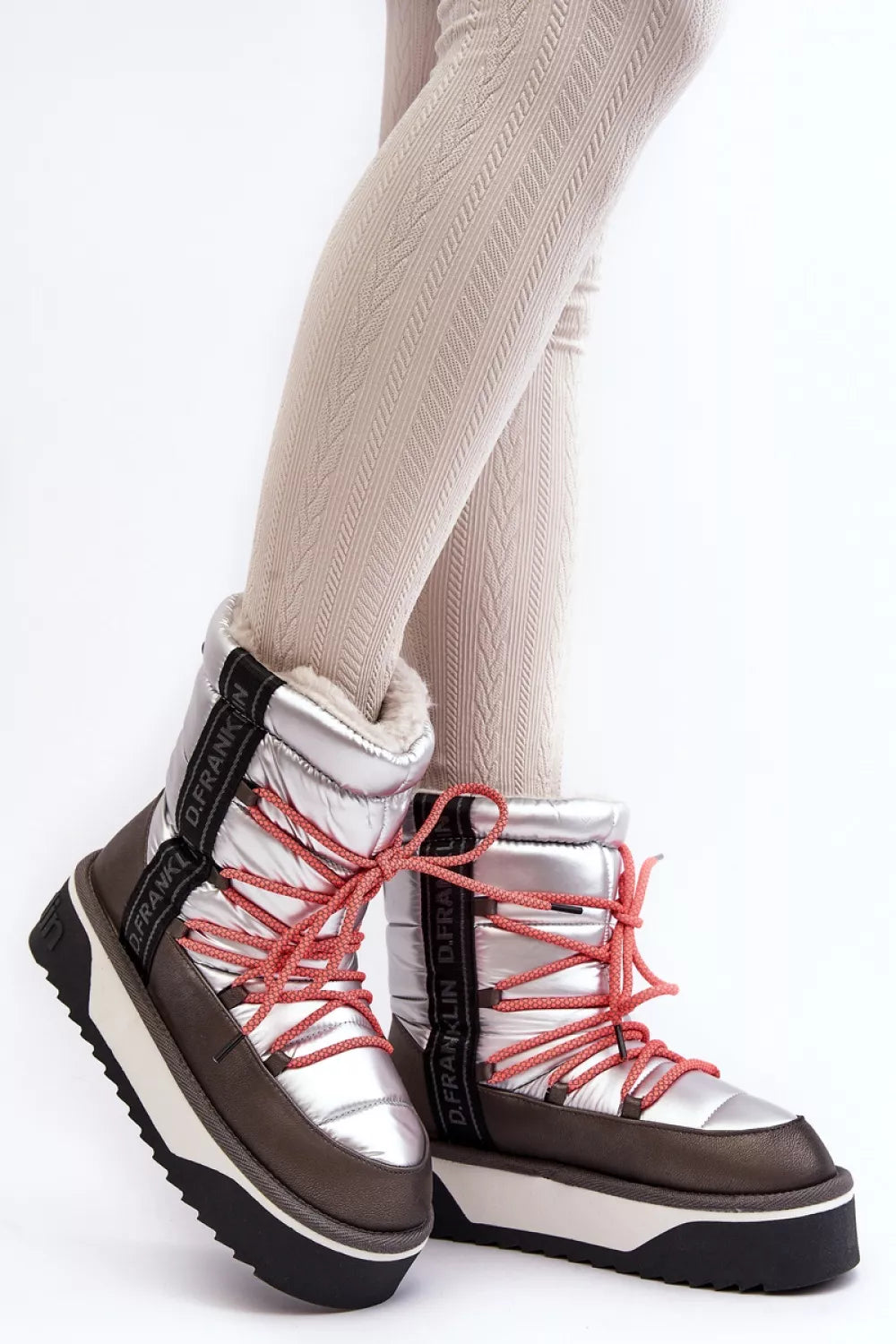 Sniego batai, modelis 188638. Ženkite į stilių