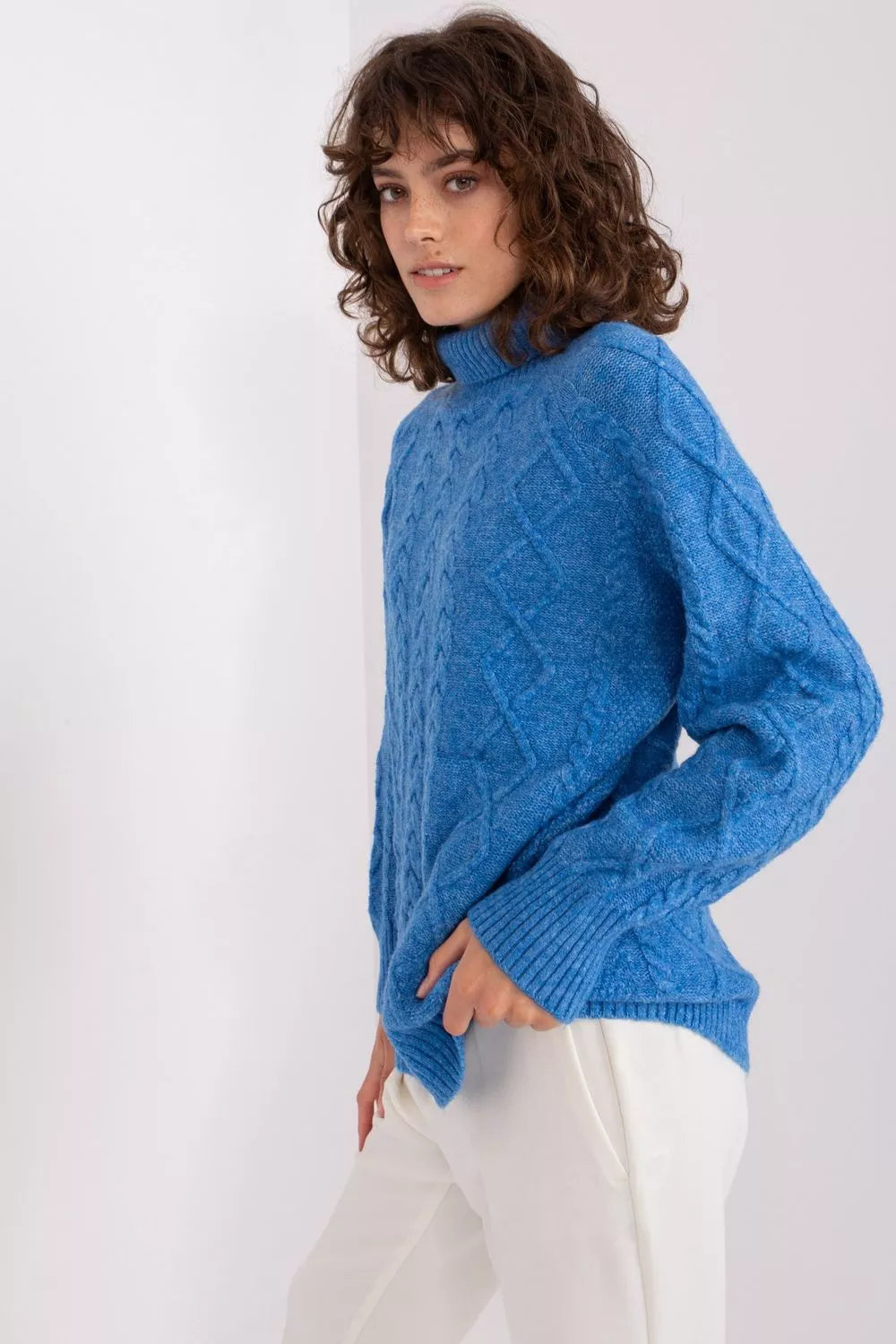 Polo marškinėliai aukštu kaklu, modelis 189230 AT