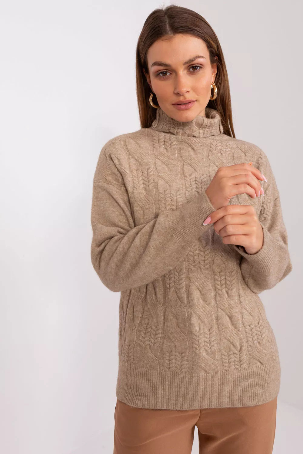 Polo marškinėliai aukštu kaklu, modelis 189888 AT
