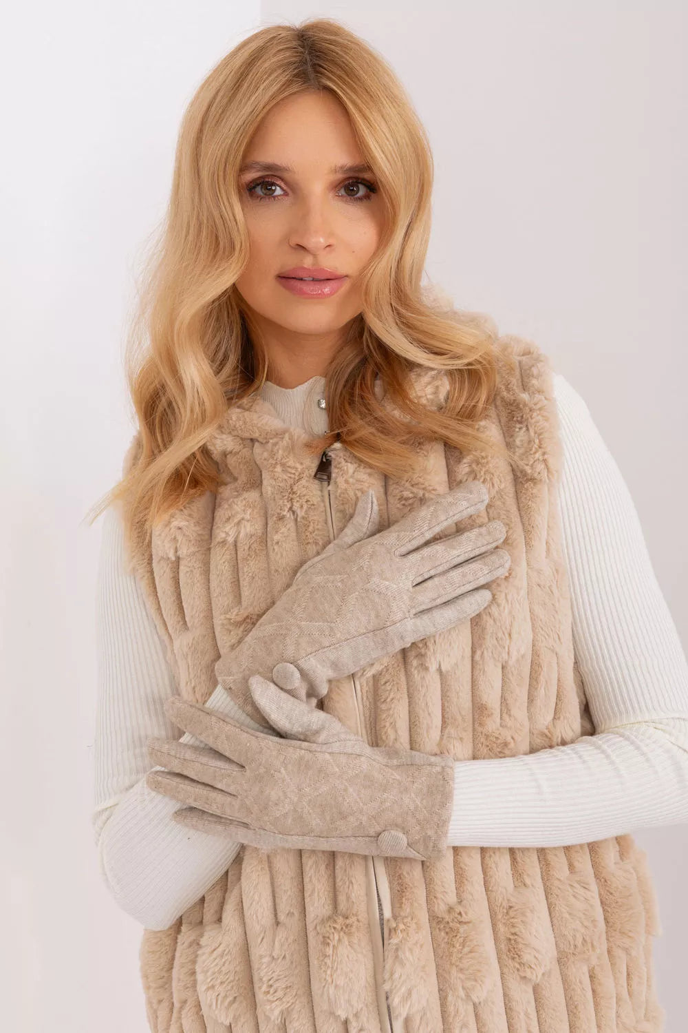 Pirštinės, modelis 190837 AT