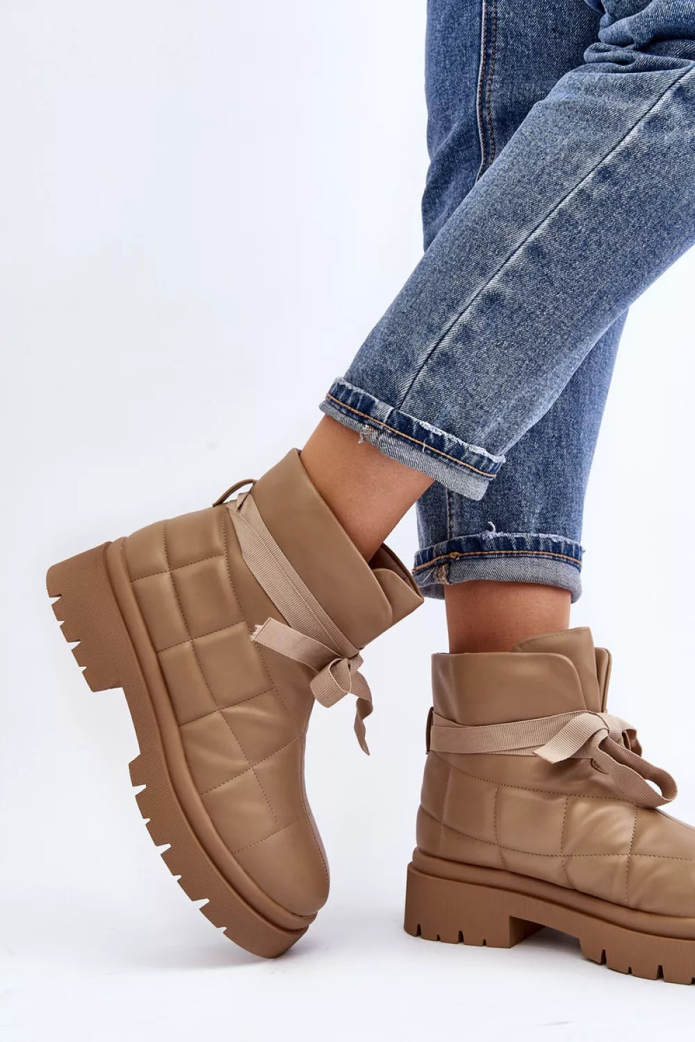 Batai, modelis 191188. Ženkite į stilių