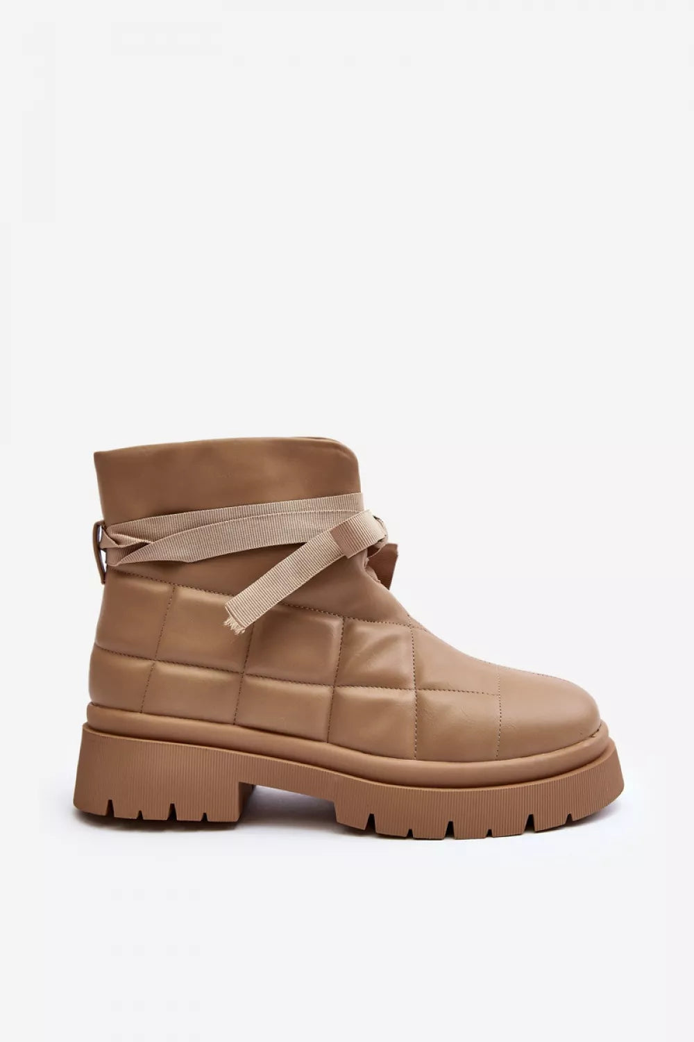 Batai, modelis 191188. Ženkite į stilių