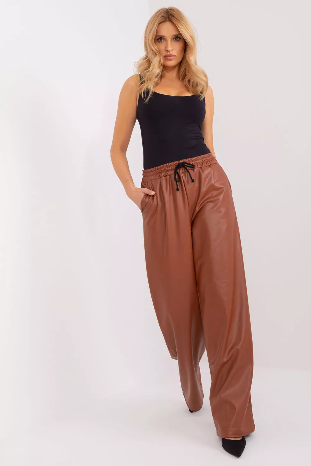 Kelnės, modelis 191564 Lakerta