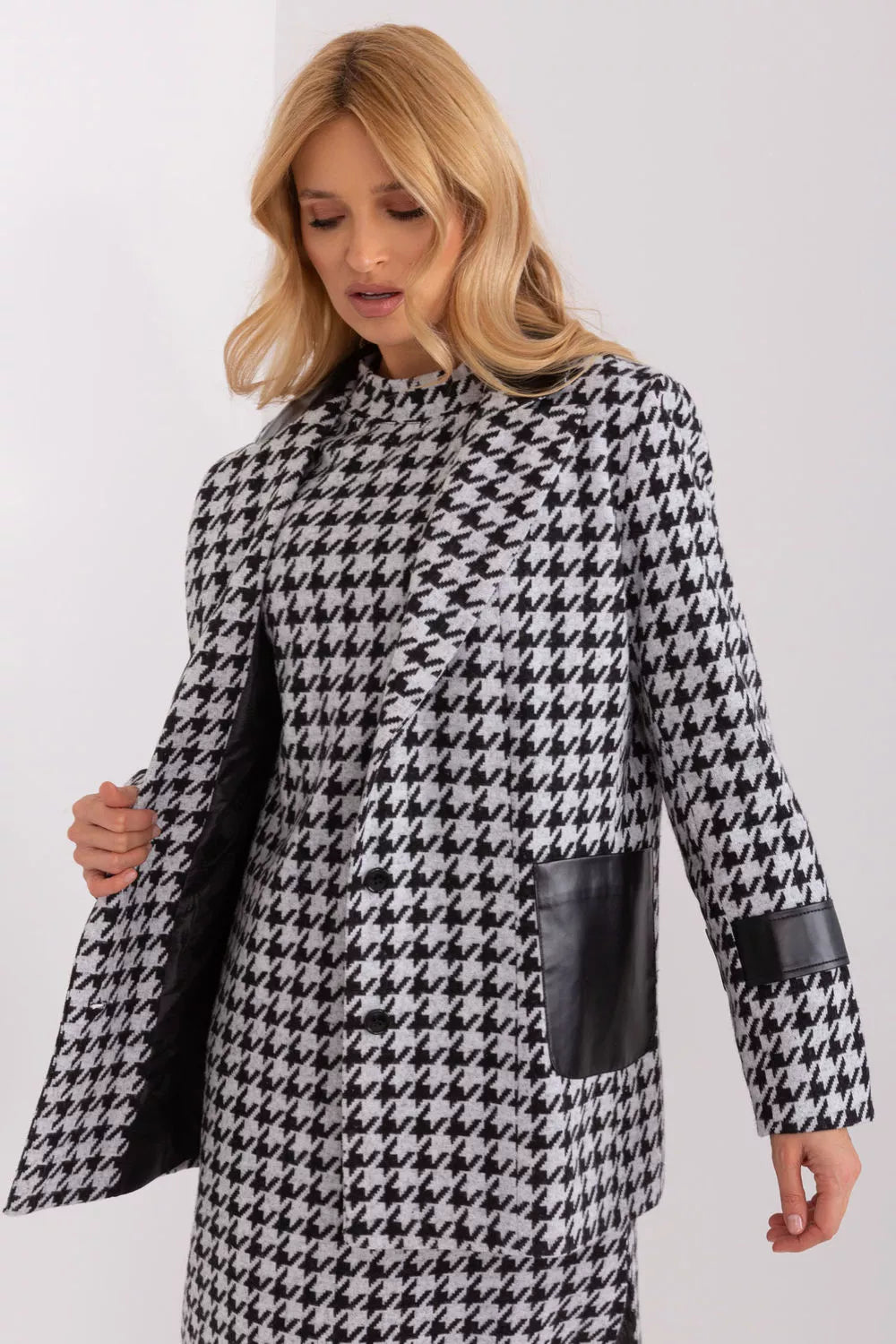 Striukė, modelis 191573 Lakerta