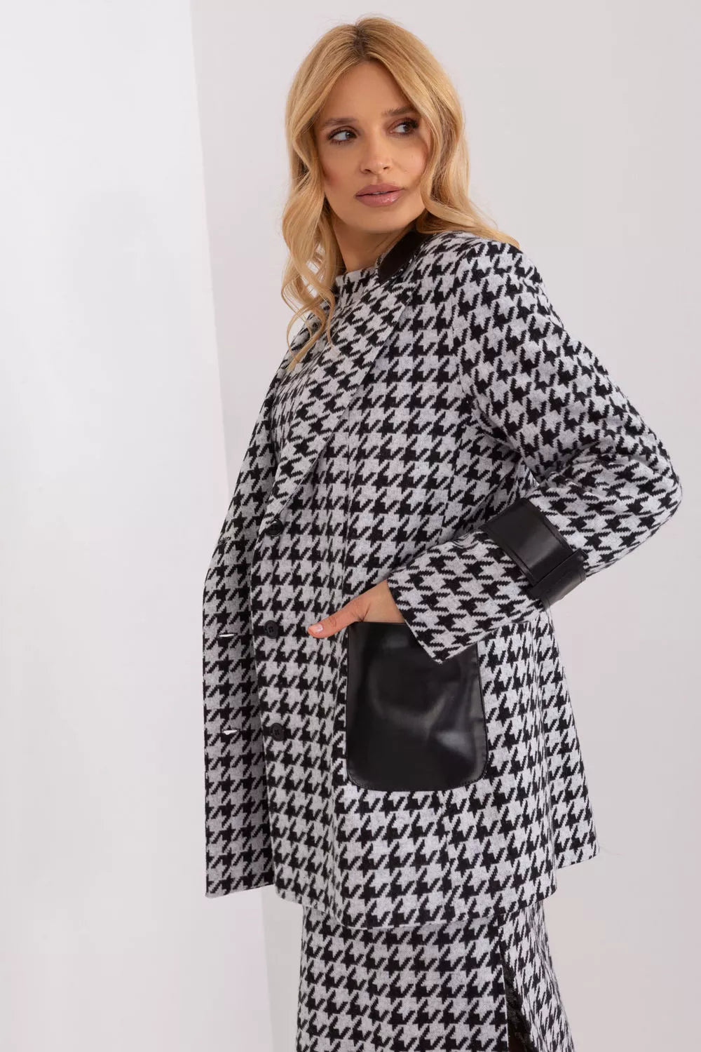 Striukė, modelis 191573 Lakerta