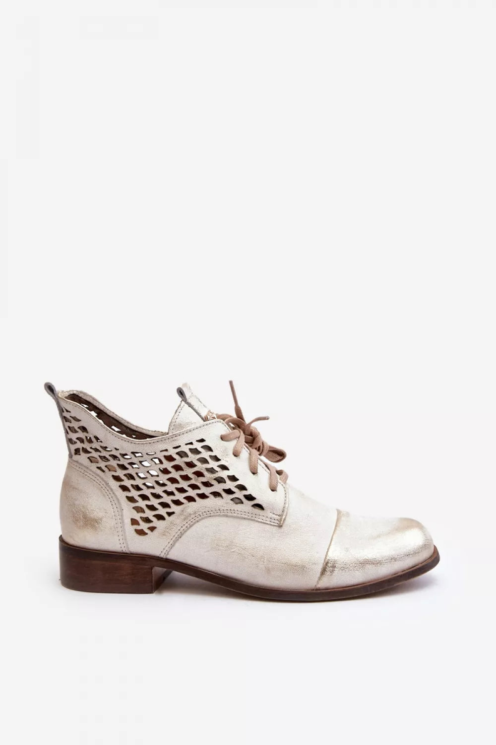 Batai, modelis 191864. Ženkite į stilių