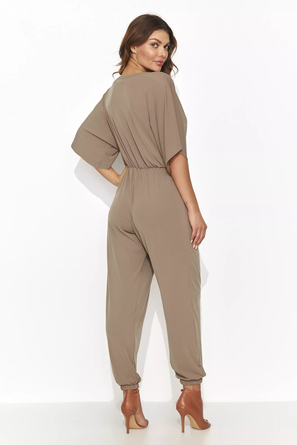 Kostiumo modelis 192054 Numinou