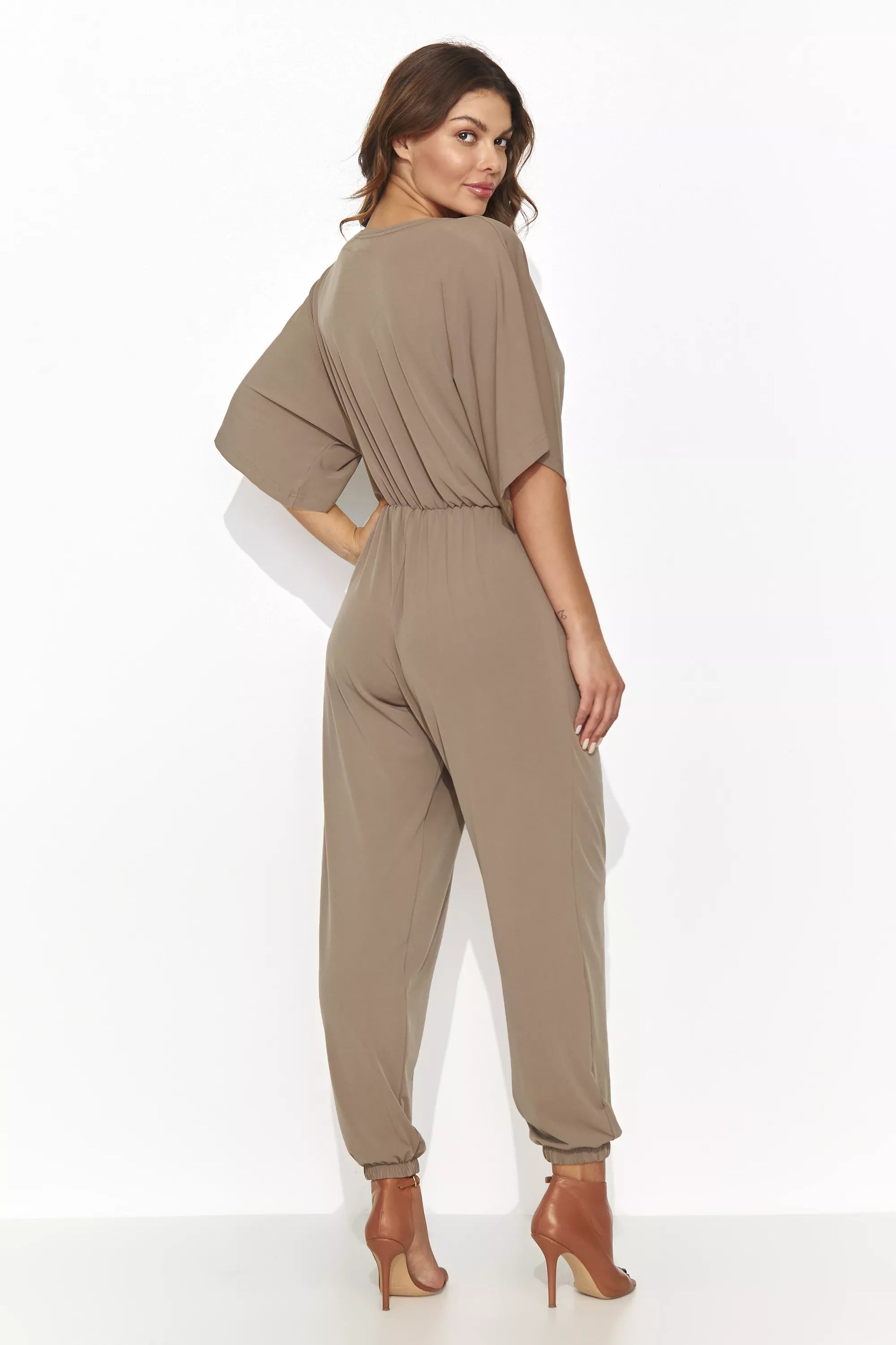 Kostiumo modelis 192054 Numinou