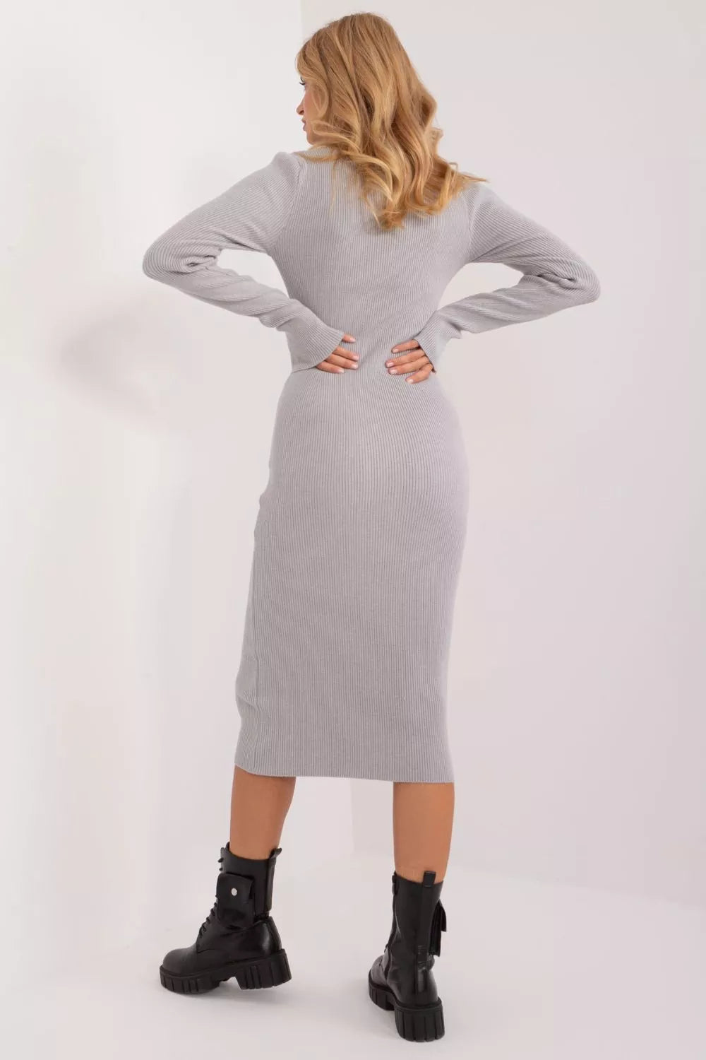 Suknelė modelis 192802 Badu