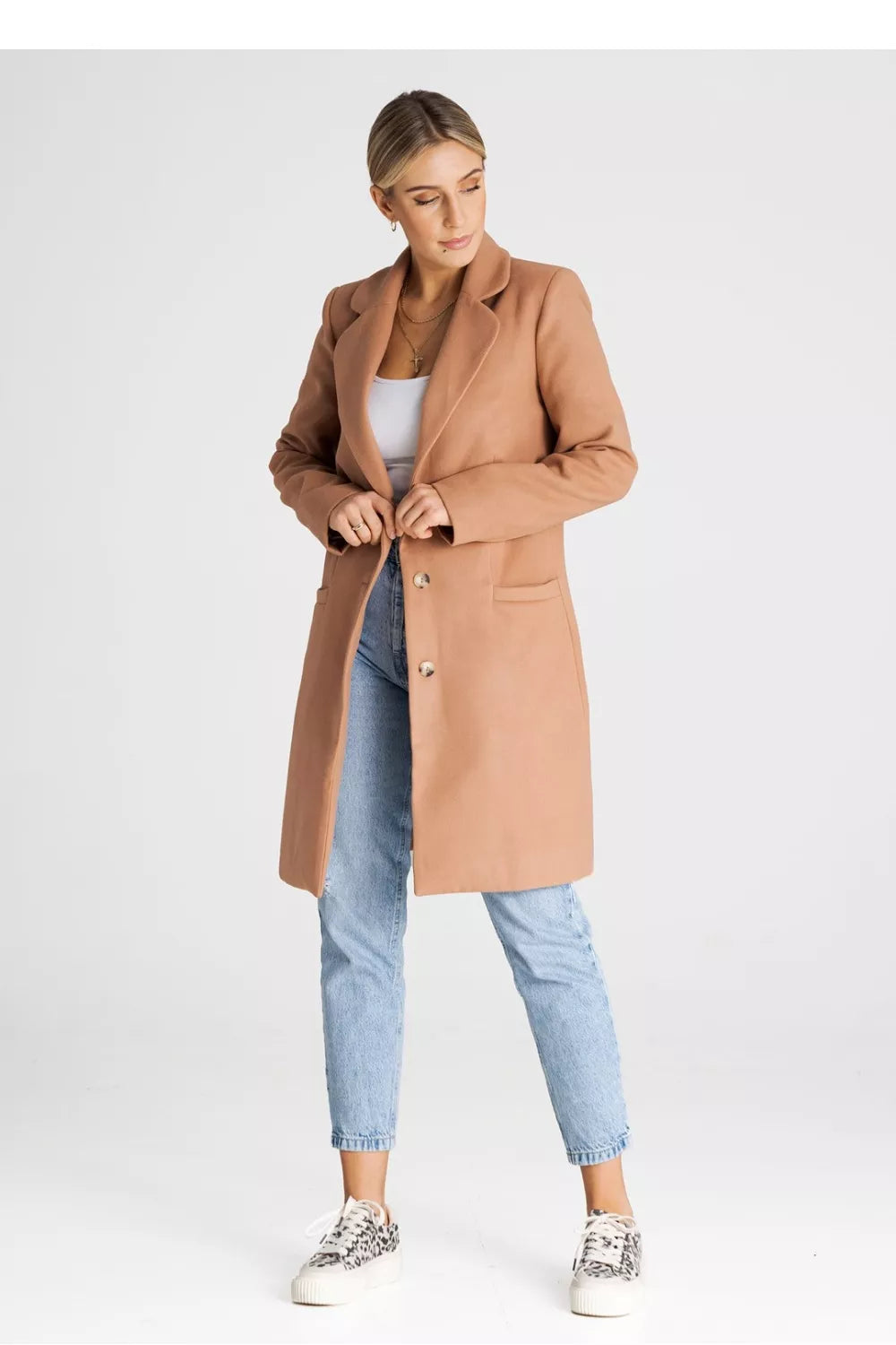 Paltas, modelis 194797, Figl