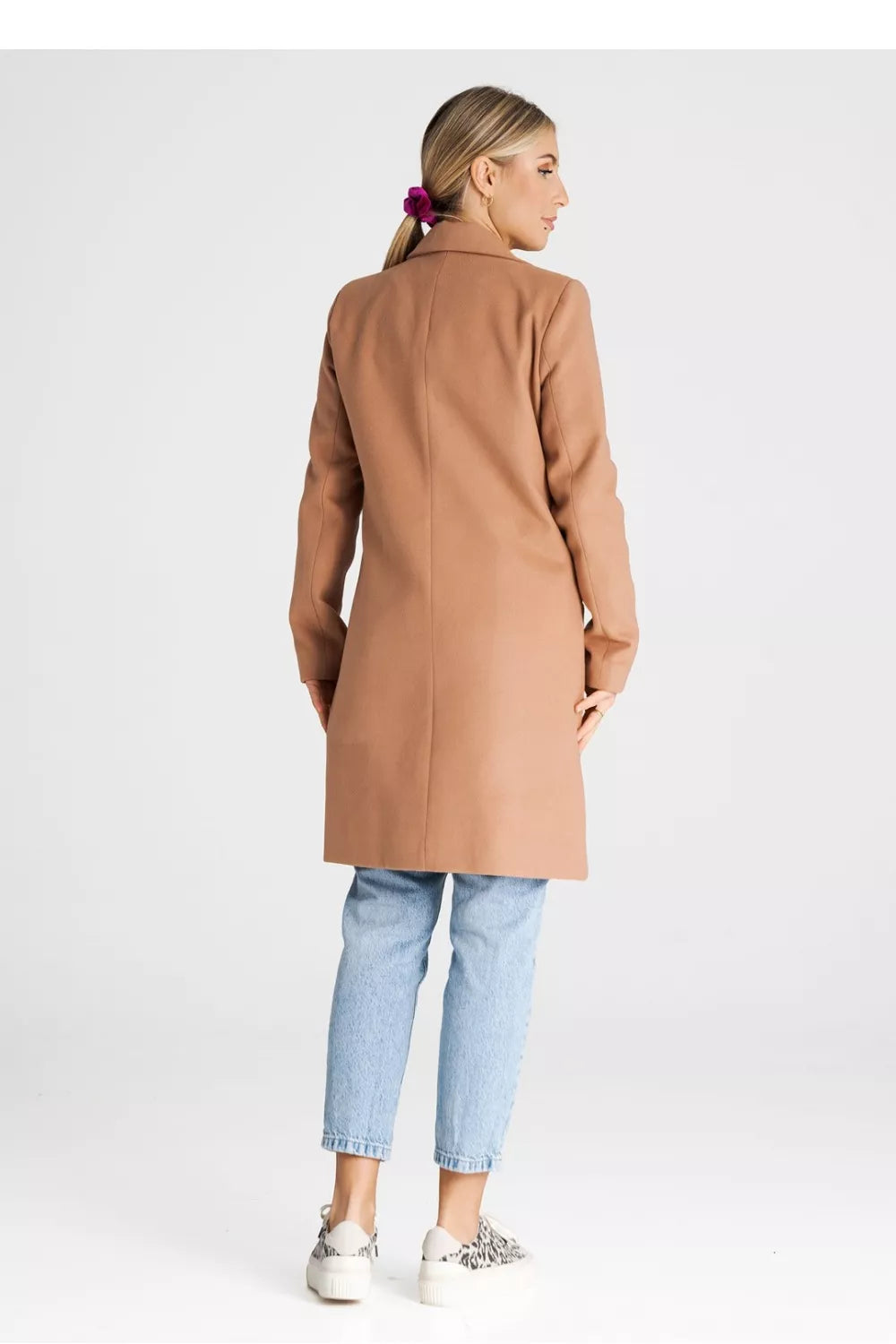 Paltas, modelis 194797, Figl