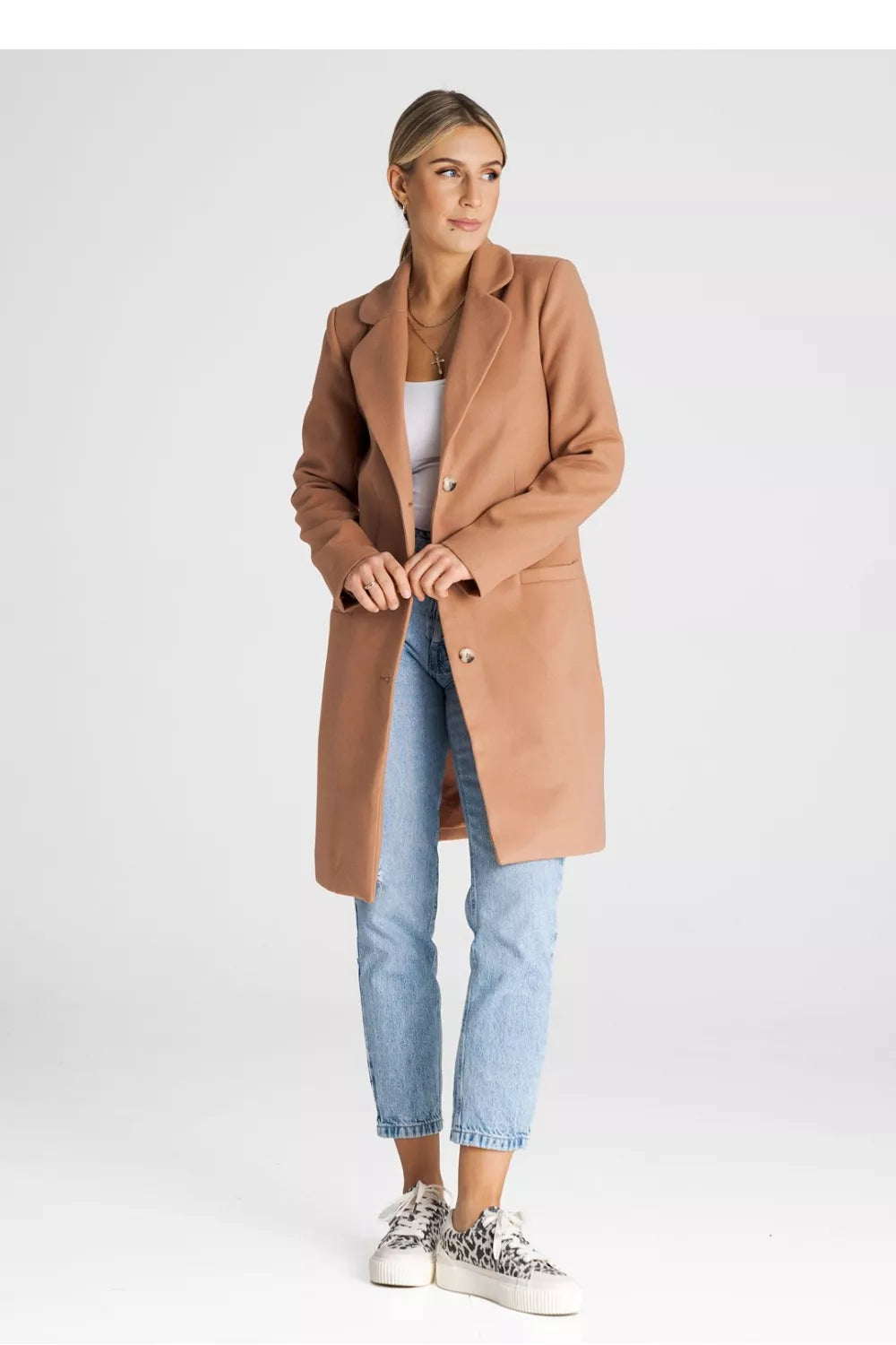 Paltas, modelis 194797, Figl