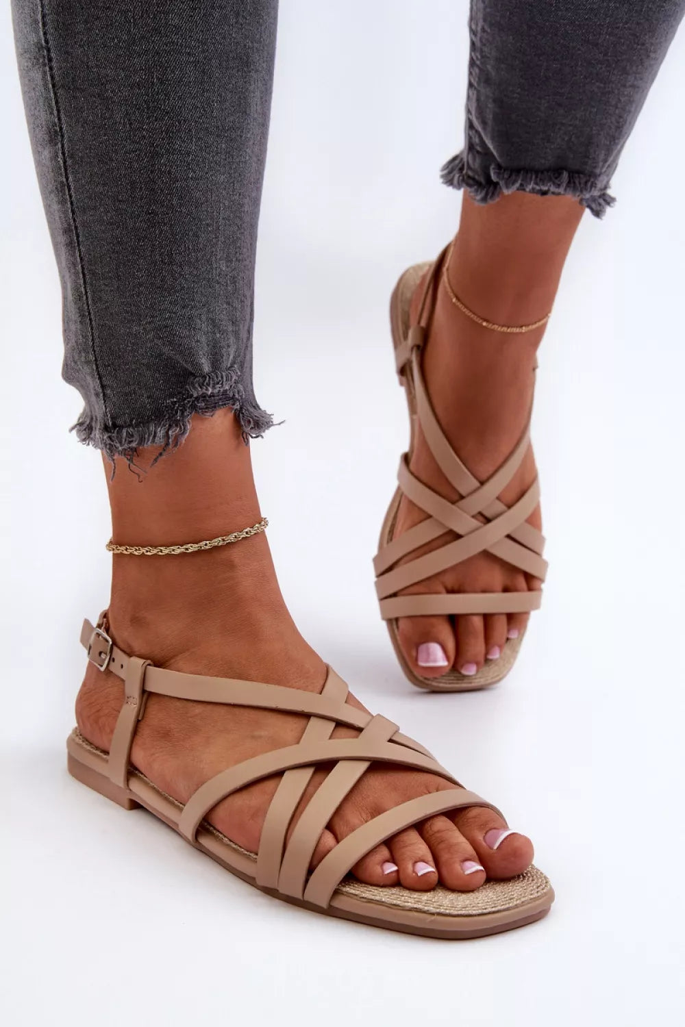 Sandaliai modelis 194996 Ženkite žingsnį stilingai