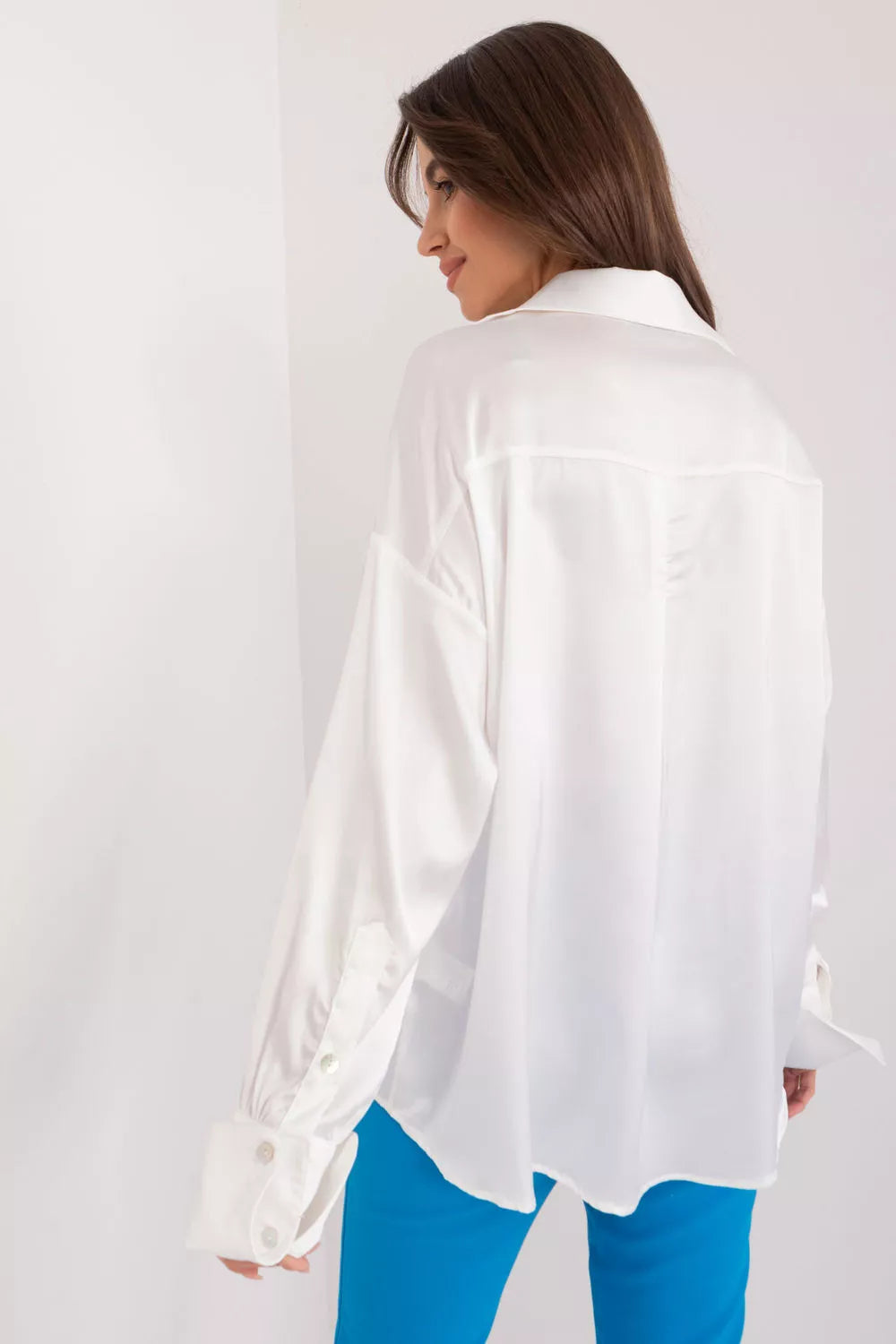 Stilingi marškiniai ilgomis rankovėmis, modelis 195192