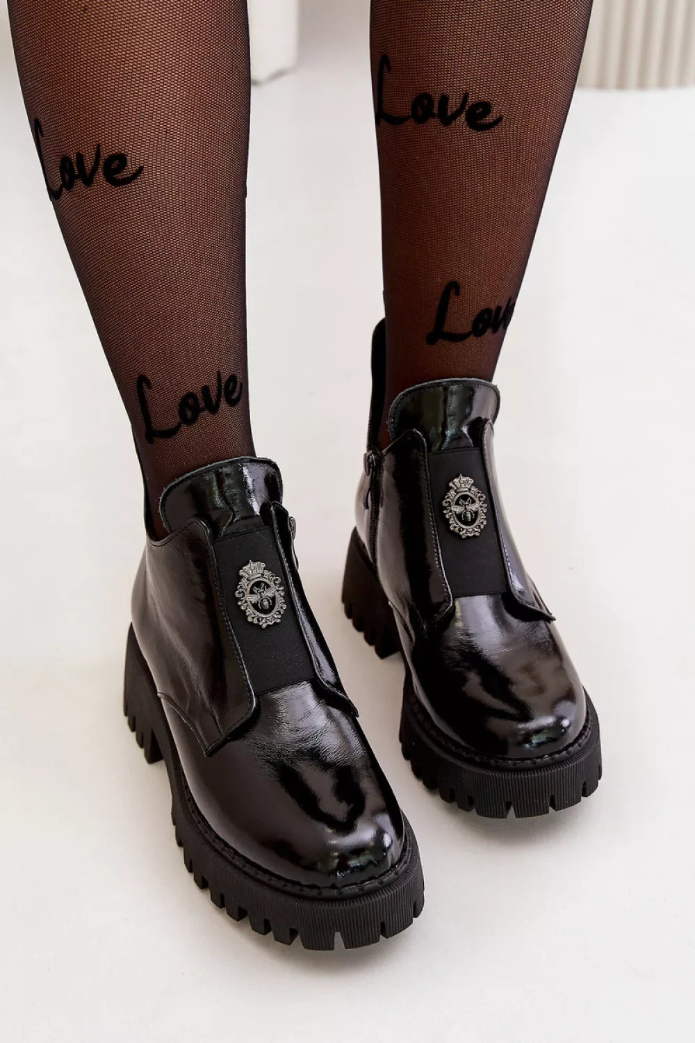 Batai, modelis 199285. Ženkite į stilių