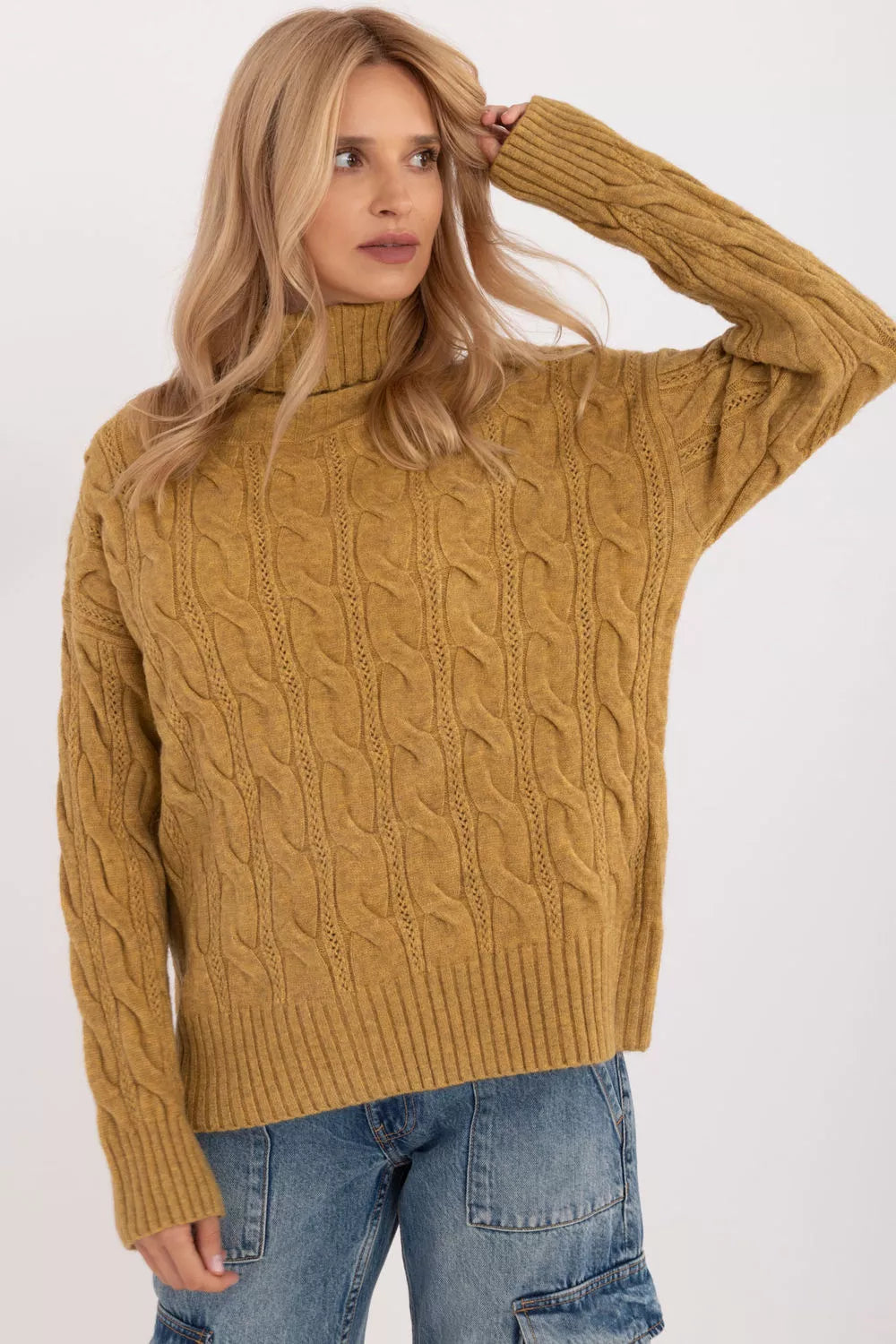 Polo marškinėliai aukštu kaklu, modelis 199525 AT