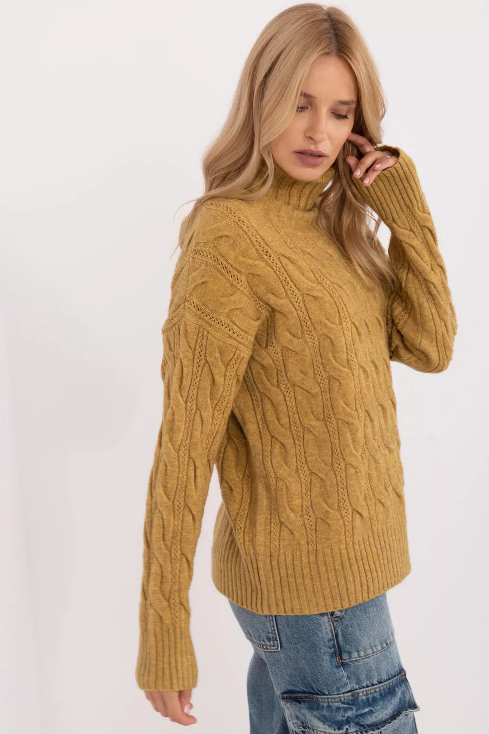 Polo marškinėliai aukštu kaklu, modelis 199525 AT