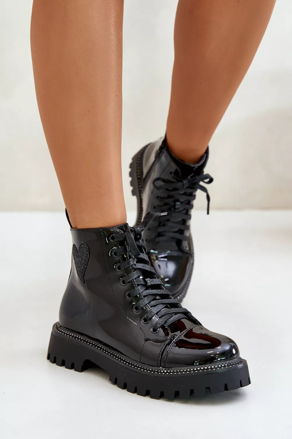 Batai, modelis 200258. Ženkite į stilių