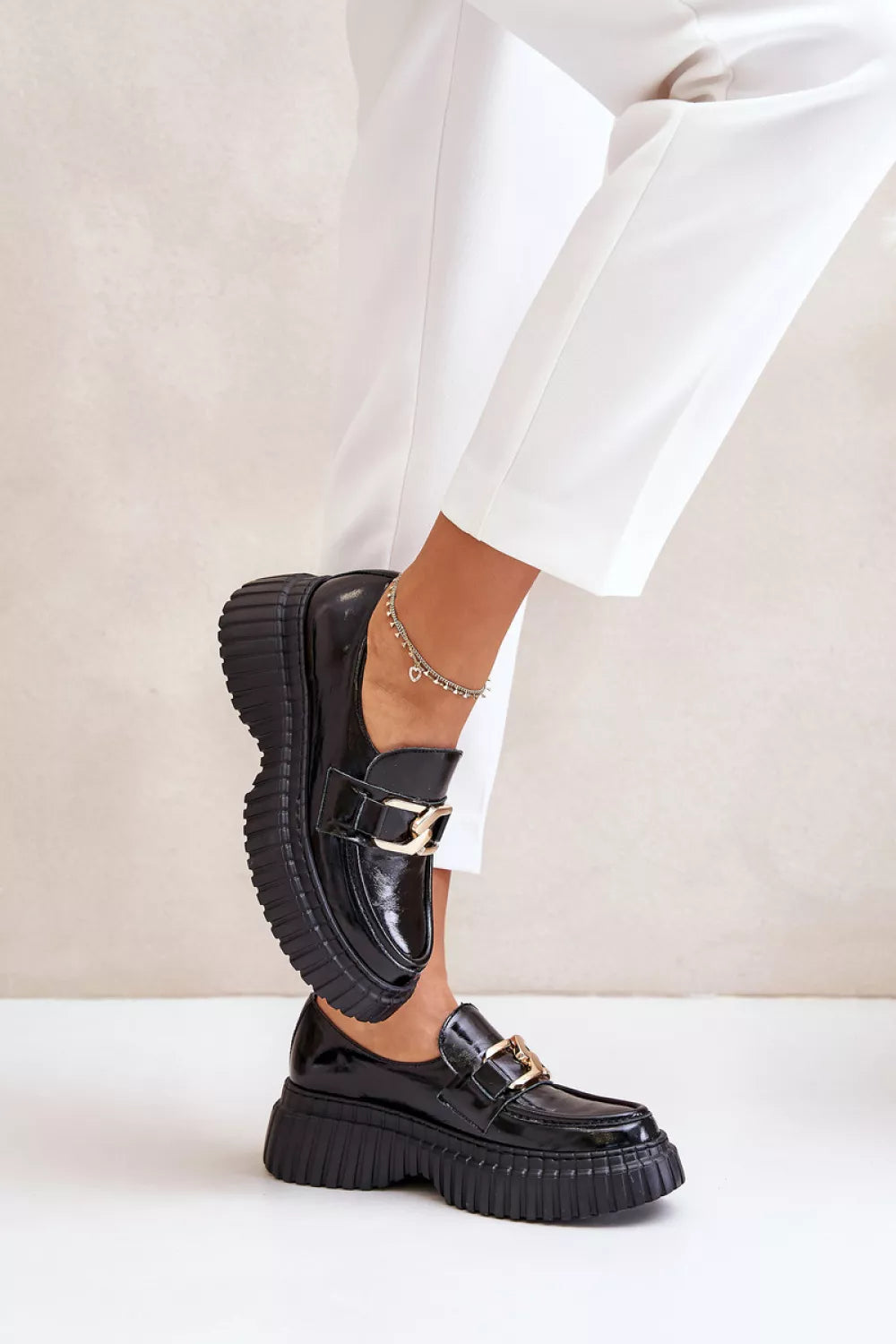 Pusbačiai, modelis 201139. Ženkite į stilių.