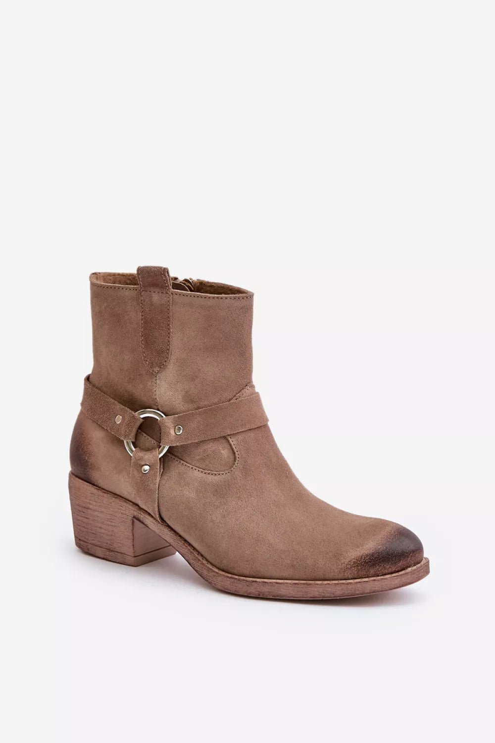 Auliniai batai su kulnais, modelis 201176. Ženkite į stilių.