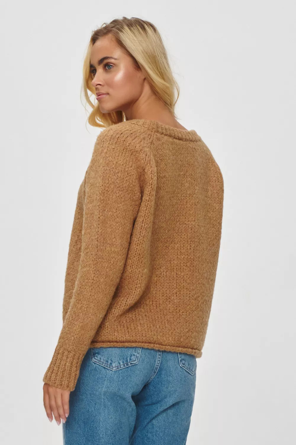 Megztinis modelis 201807 Makadamia
