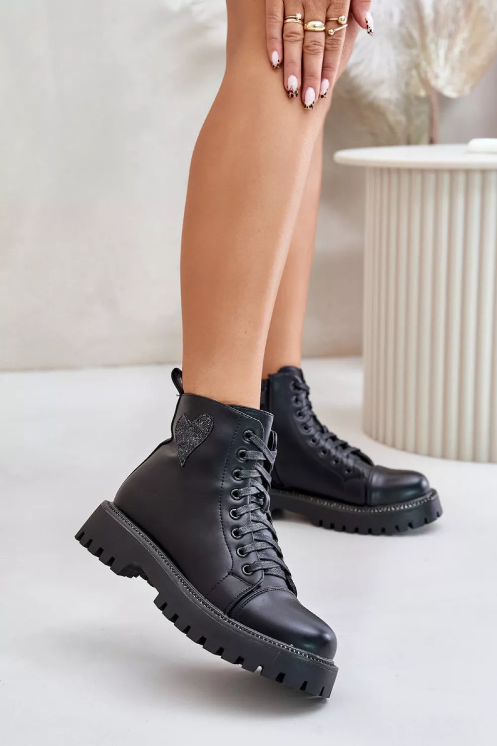 Batai, modelis 201888 Ženkite į stilių