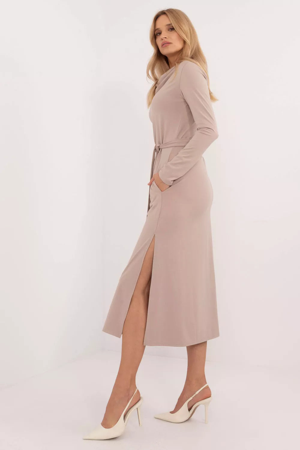 Dieninė suknelė, modelis 201958 Lakerta