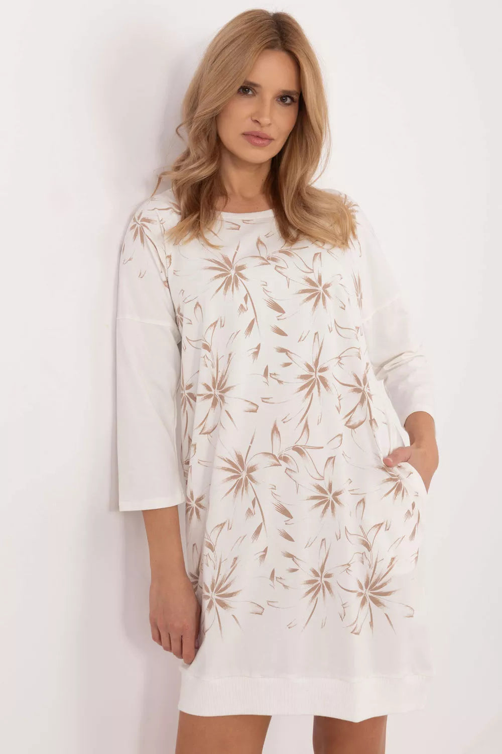 Dieninė suknelė, modelis 203472. Aktualumas