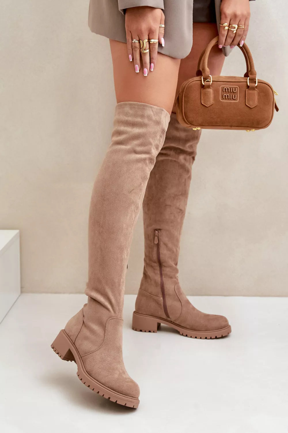 Aulinukai iki šlaunų, modelis 203514 Step in style