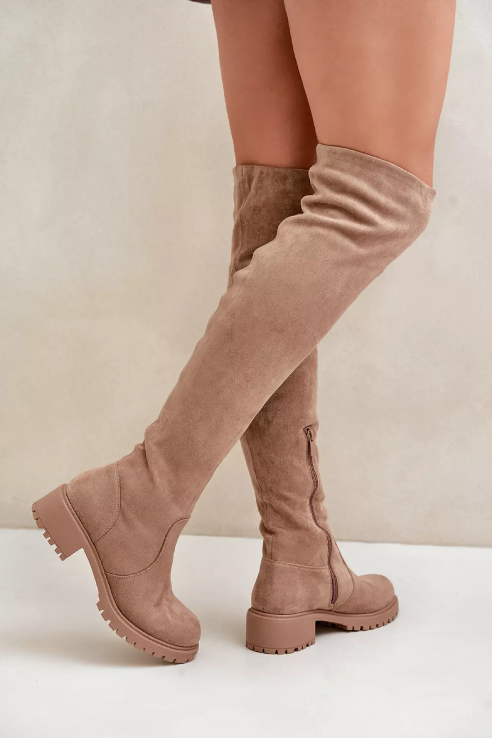 Aulinukai iki šlaunų, modelis 203514 Step in style