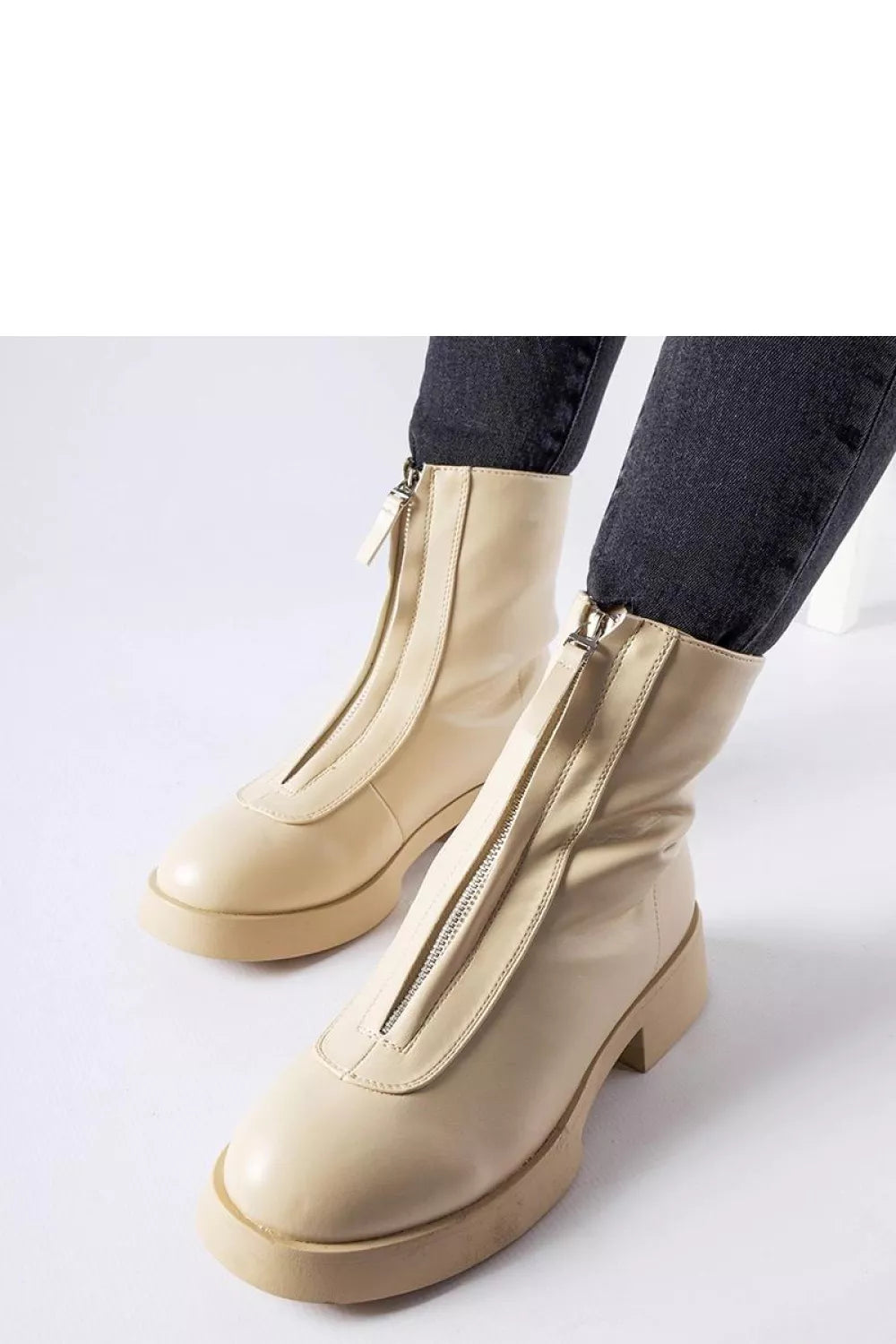 Batai, modelis 204533 Solea