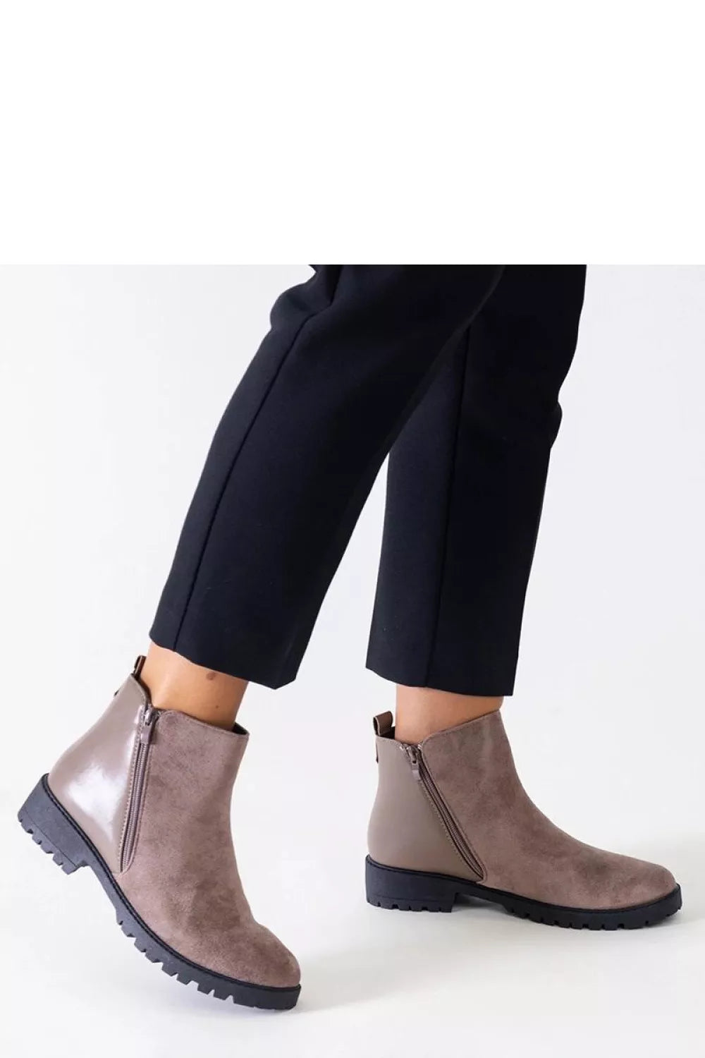 Batai, modelis 204573 Solea