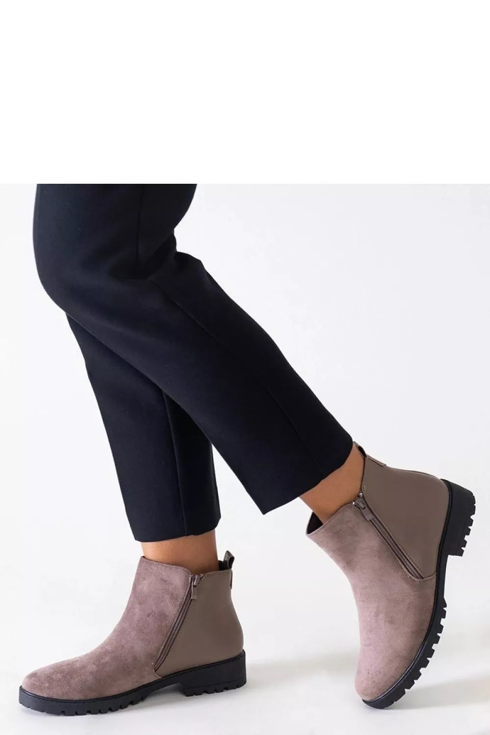 Batai, modelis 204573 Solea