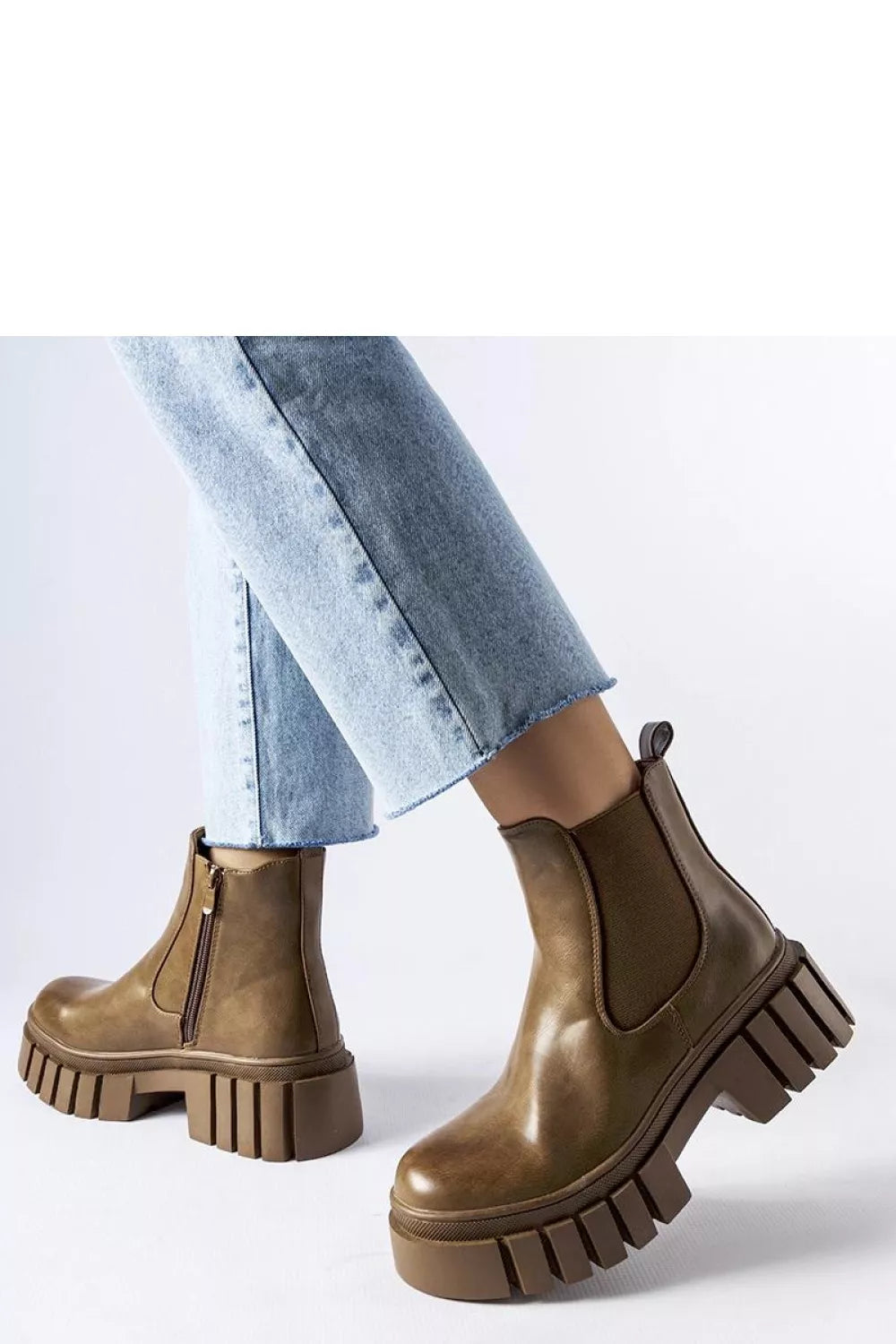 Batai, modelis 204619 Solea