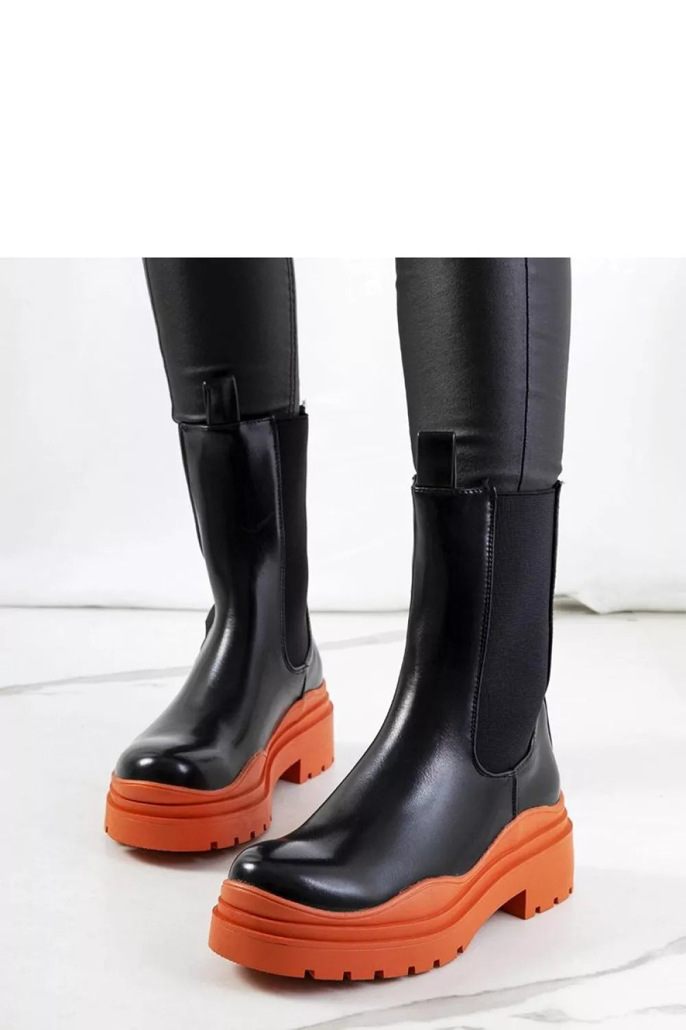 Batai, modelis 204639 Solea