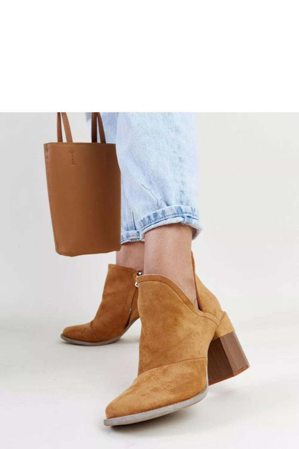 Auliniai batai su kulnais, modelis 204715 Solea