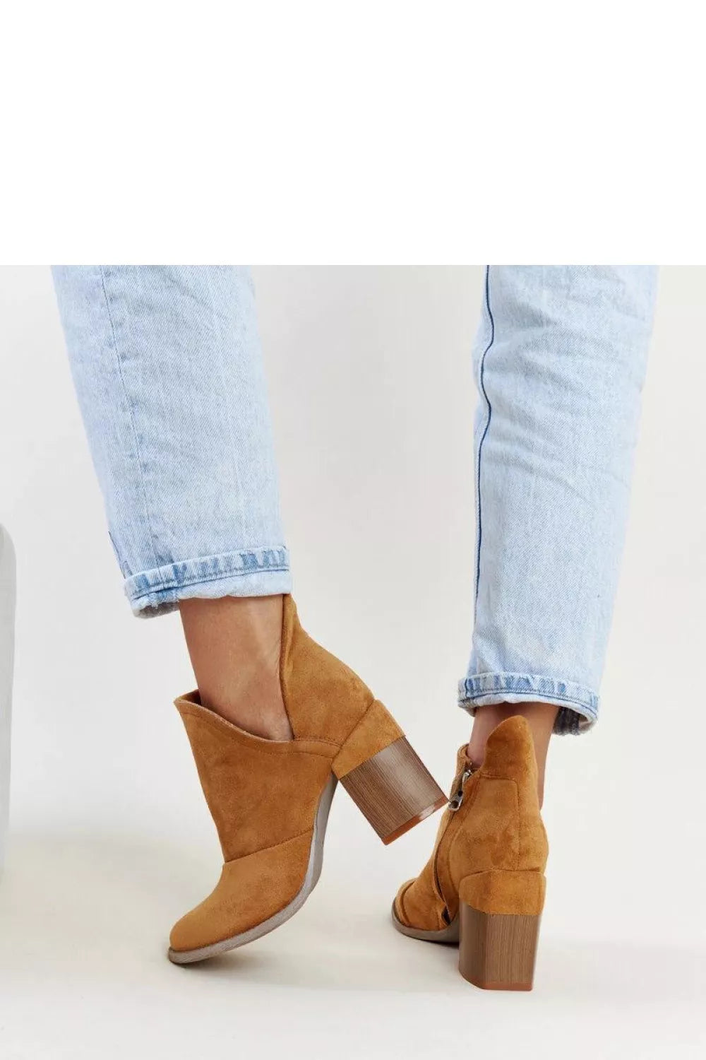 Auliniai batai su kulnais, modelis 204715 Solea