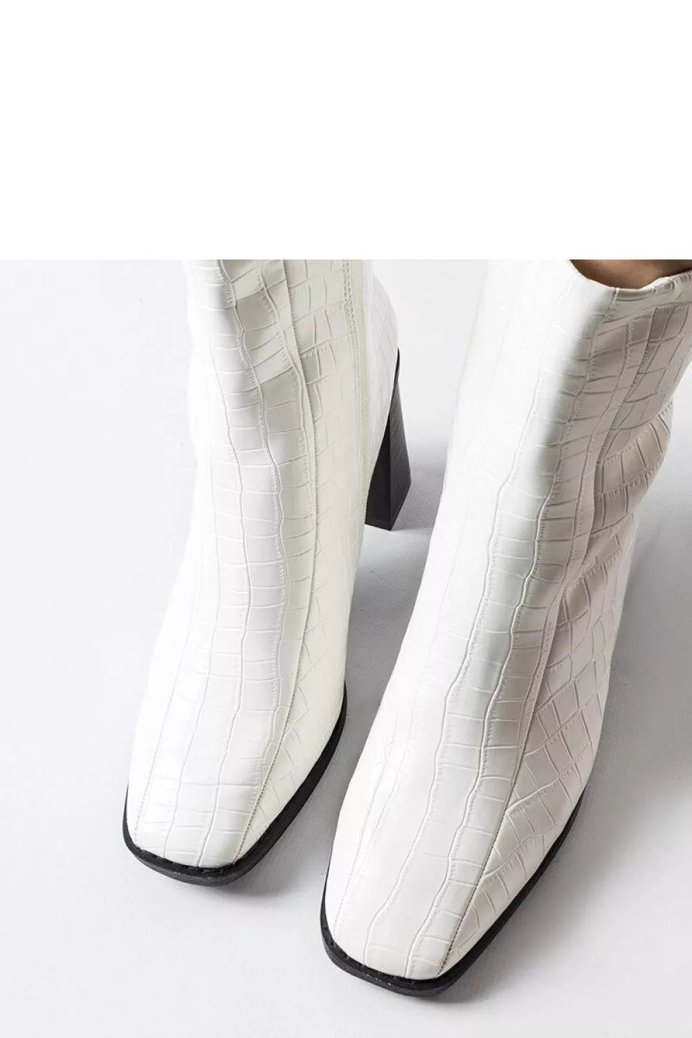 Auliniai batai su kulnais, modelis 204772 Solea