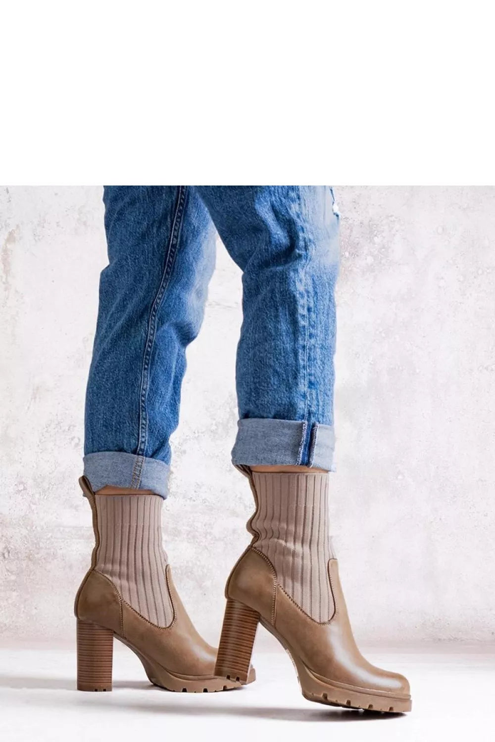 Auliniai batai su kulnais, modelis 205041 Solea