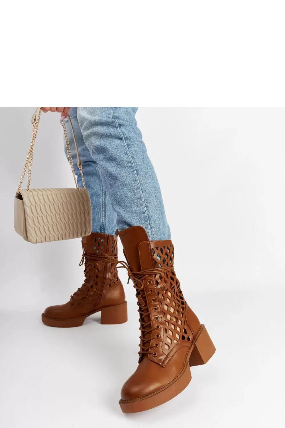 Batai, modelis 205042 Solea