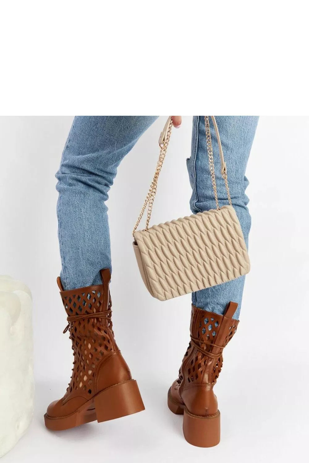 Batai, modelis 205042 Solea