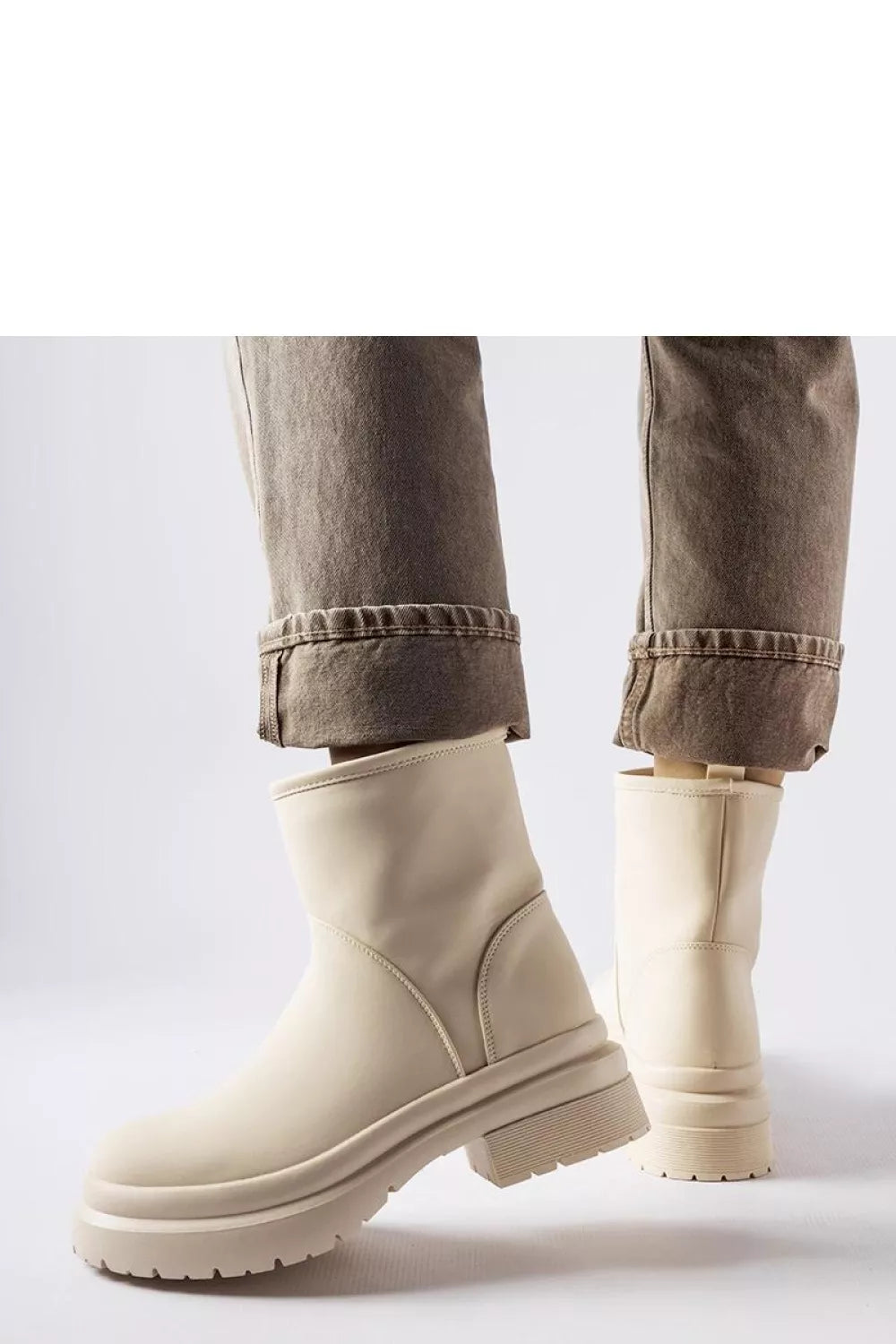 Batai, modelis 205111 Solea