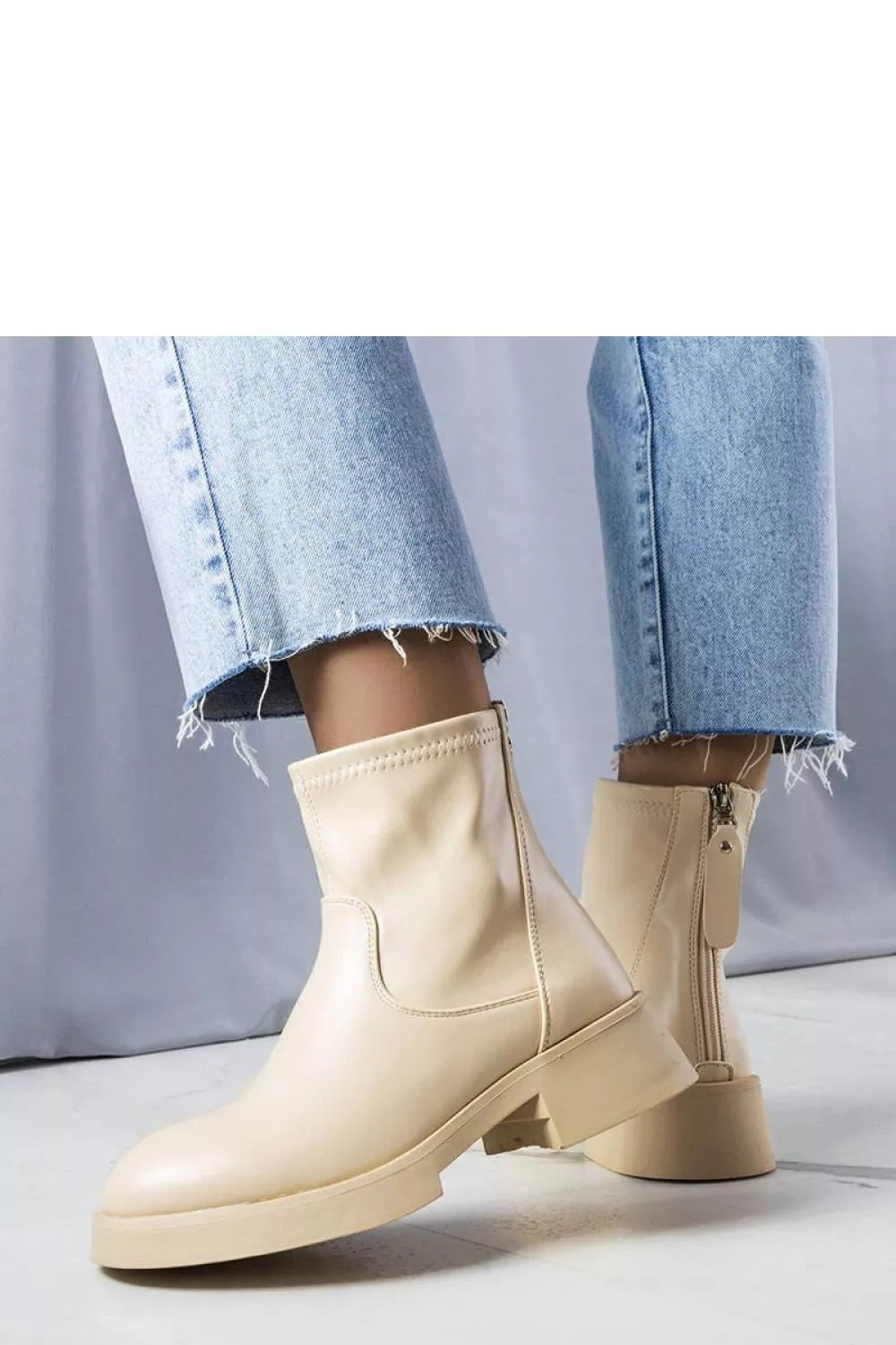 Batai, modelis 205131 Solea