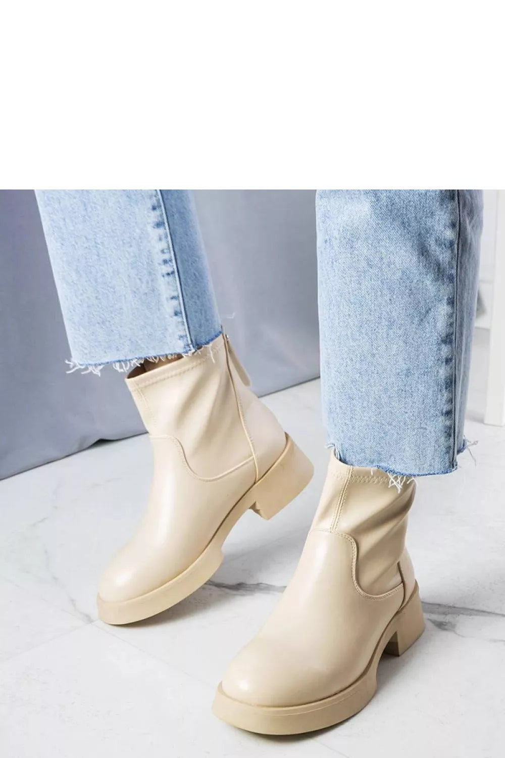 Batai, modelis 205131 Solea